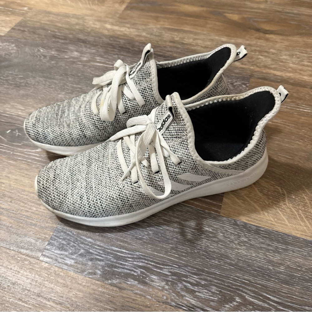 Women’s 9 adidas Cloudfoam Gray and White Athletic Shoes - Picture 3 of 6